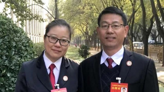 首對法援伉儷陳賢曹旭當(dāng)選全國道德模范