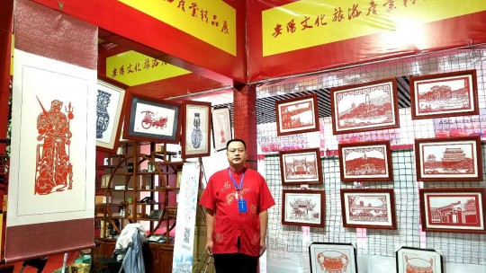 著名紙雕藝術(shù)家劉喜成亮相中國(guó)航空節(jié)