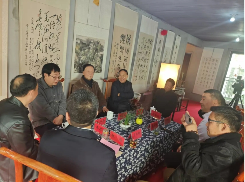 中國(guó)散文學(xué)會(huì)名譽(yù)會(huì)長(zhǎng)、著名作家石英先生走進(jìn)古都安陽(yáng) 