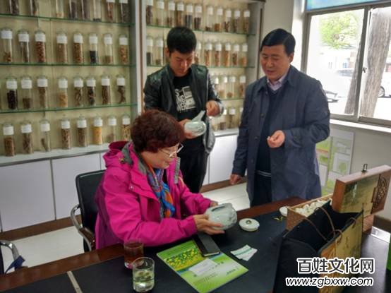 磁縣科學(xué)技術(shù)局、金益農(nóng)公司赴農(nóng)科院藥用植物研究中心考察洽談