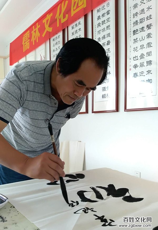 CCTV我愛你中華網(wǎng)絡電視頻道《放飛夢想》欄目走進山東儒林文化園