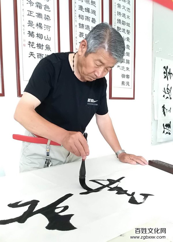 CCTV我愛你中華網(wǎng)絡電視頻道《放飛夢想》欄目走進山東儒林文化園