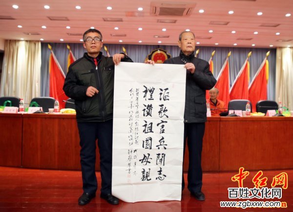 著名軍旅詩人殷德江詩歌創(chuàng)作60年作品研討會(huì)在京召開——德性光耀大地昭齊魯子弟文品，江河情激浪花揚(yáng)軍旅老兵詩才（組圖）