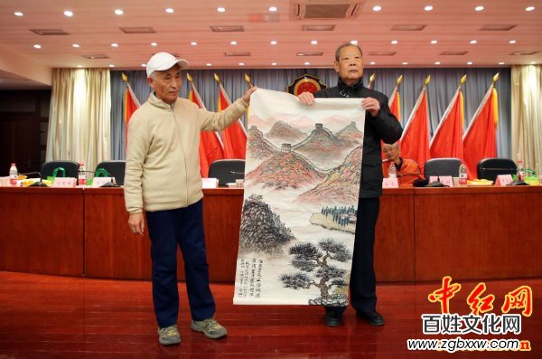 著名軍旅詩人殷德江詩歌創(chuàng)作60年作品研討會(huì)在京召開——德性光耀大地昭齊魯子弟文品，江河情激浪花揚(yáng)軍旅老兵詩才（組圖）