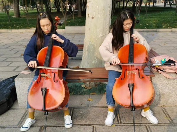 媒企“牽手”共慶第二十個中國記者節(jié) ——記者采風團走進邯鄲市肥鄉(xiāng)區(qū)叢臺酒苑