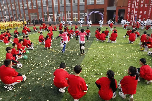 2020年全國(guó)第三屆“華奧杯”青少年校園足球邀請(qǐng)賽在安陽(yáng)橋小學(xué)開幕-中國(guó)商網(wǎng)|中國(guó)商報(bào)社7