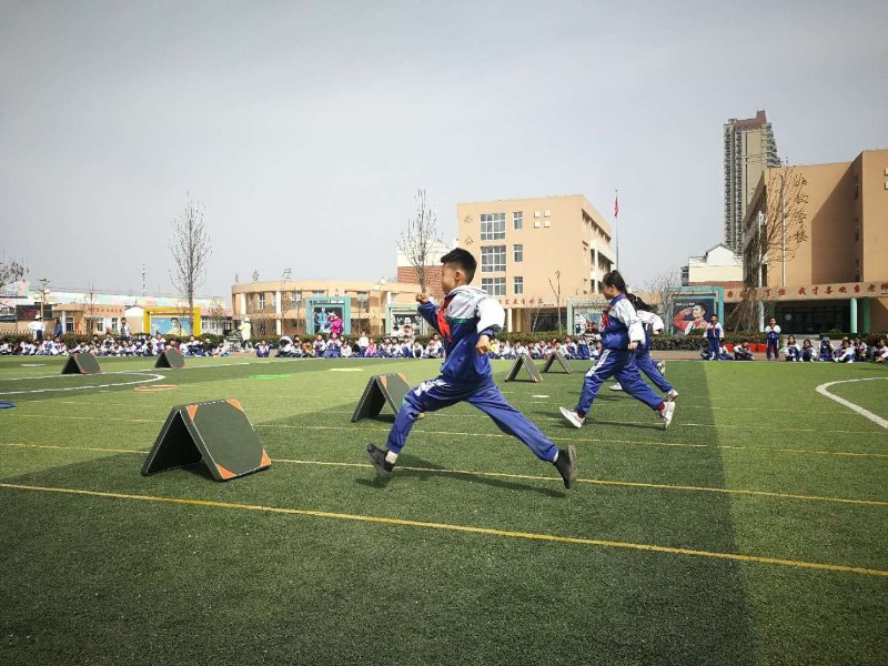 我運(yùn)動 我快樂——人民大道教育集團(tuán)翰林小學(xué)舉行運(yùn)動會