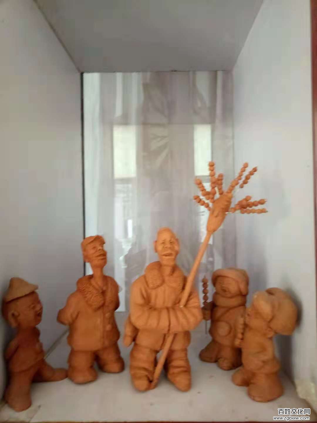 妙筆繪丹青 巧手塑經(jīng)典——訪河北省美術(shù)家協(xié)會(huì)會(huì)員周榮全