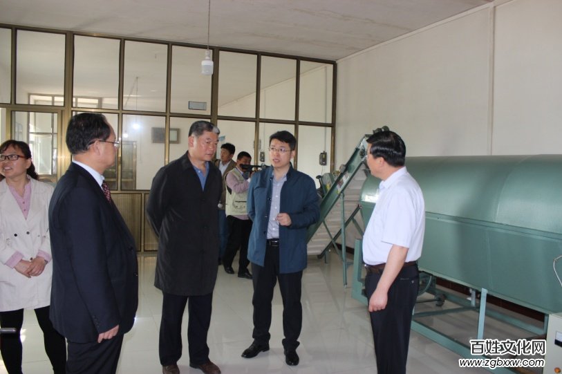 磁縣“蒲公英產(chǎn)學(xué)研基地”、“蒲公英制品研發(fā)基地” 正式掛牌成立