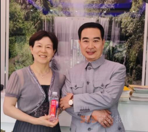 仙寓山泉（龍、壽、佛）硒礦泉水省代簽約在仙寓山舉行