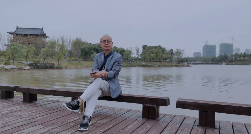 肖龍：西散南國文學(xué)社副主編
