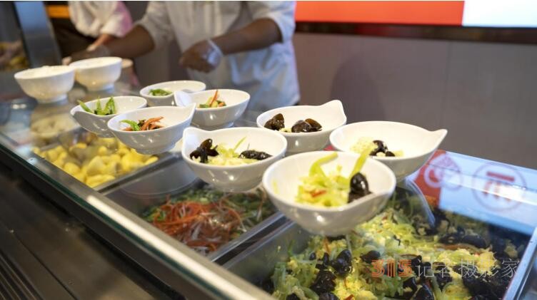 央地共創(chuàng)“父母食堂” 企業(yè)社會責(zé)任再次升華 ——-京鐵生達(dá)父母食堂運營慶典暨啟動儀式