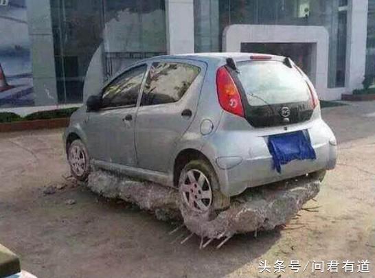 車主將車隨意停放一宿，第2天車就變成這樣？保險公司都不予賠償