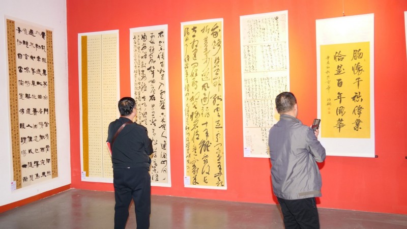 全球華人書法大展暨中國徐悲鴻畫院成立30周年國際水墨畫邀請(qǐng)展在京開幕