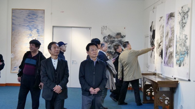 全球華人書法大展暨中國徐悲鴻畫院成立30周年國際水墨畫邀請(qǐng)展在京開幕