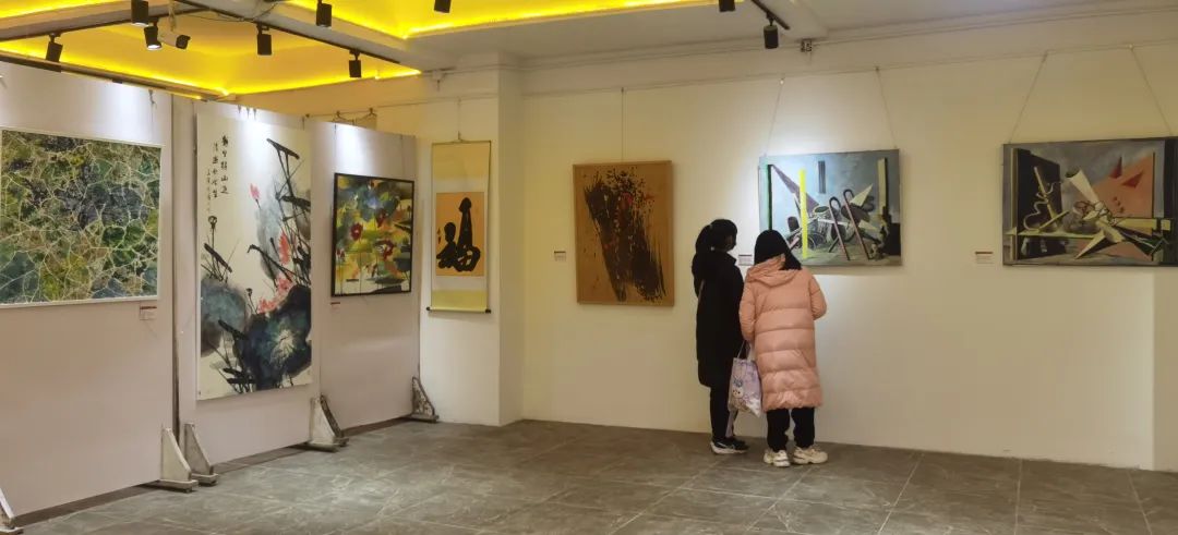 迎新年＂愿景共享＂中美聯(lián)合藝術(shù)交流展在上海中國(guó)書法院北外灘藝術(shù)館開展